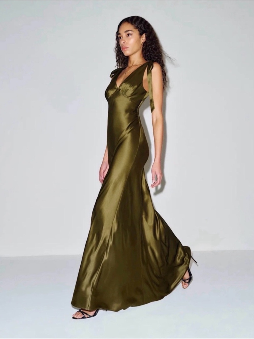 Reformation Pernille Dress in Moss Garden